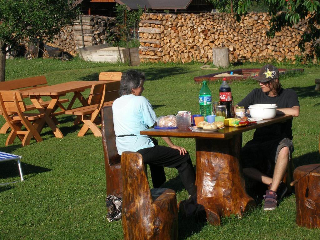 亚斯纳滑雪公寓式酒店 Pavčina Lehota 外观 照片