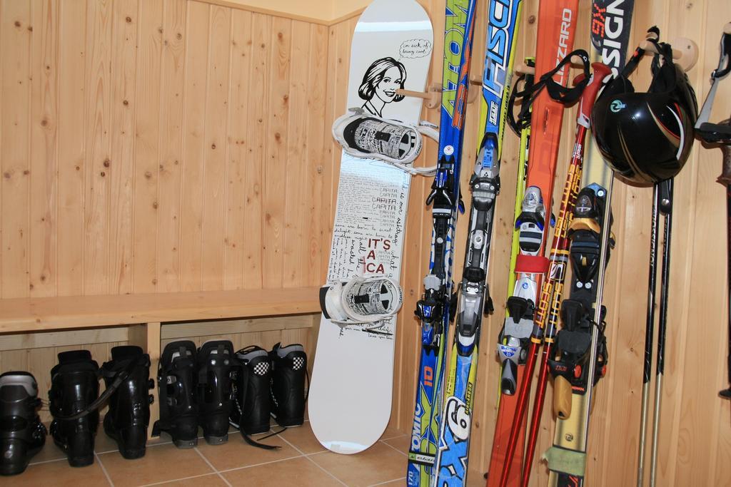 亚斯纳滑雪公寓式酒店 Pavčina Lehota 外观 照片